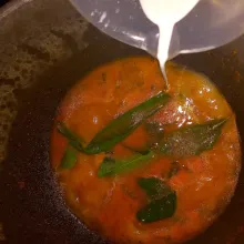 Lalu masukkan adonan tepung beras, aduk-aduk samapai tidak menggumpal setelah meletup-letup matikan api.