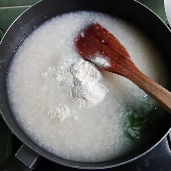 Masukkan garam dan fiber creme. Masak sampai meletup-letup dan cicipi rasanya.