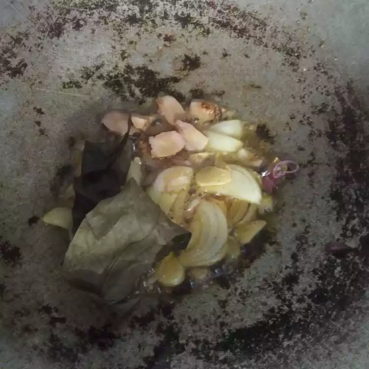 Step 3 Tumis Cumi Hitam