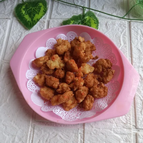 Tahu pok-pok siap untuk disajikan.