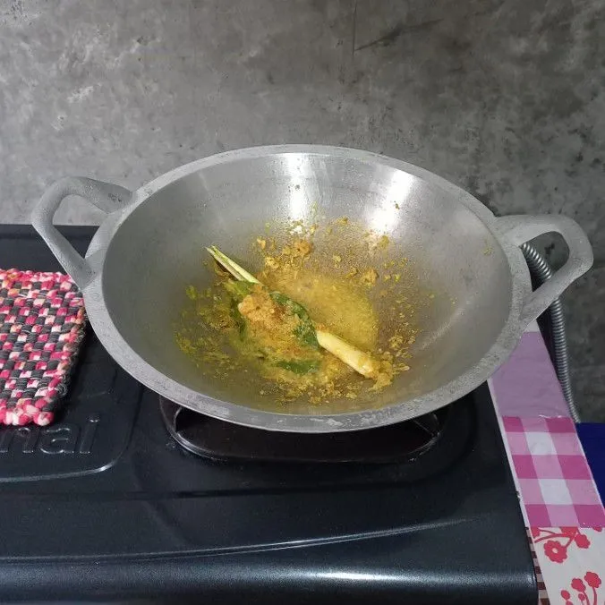 Step 4 Gulai Daun Pepaya Telur