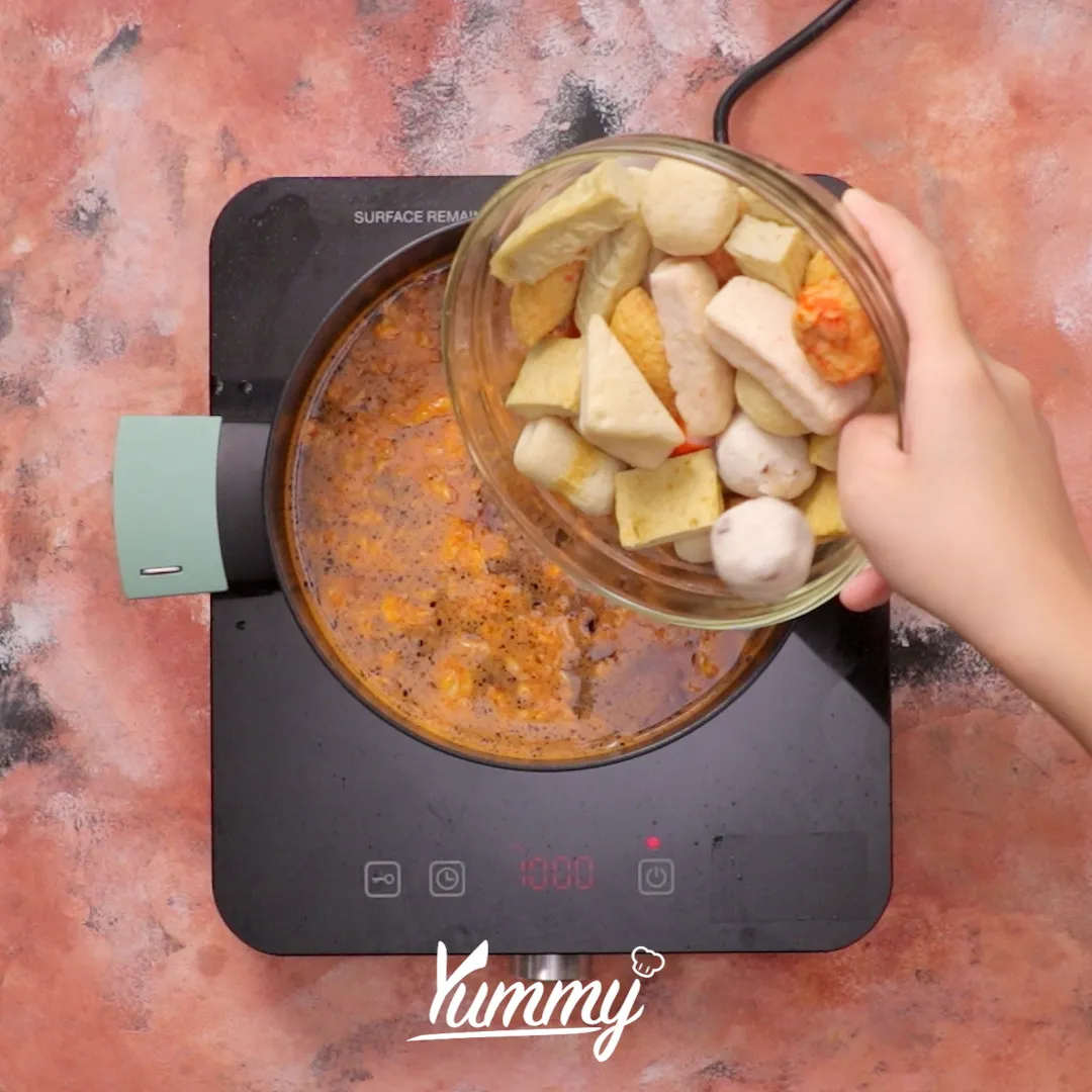Step 3 Steamboat Cheese Ramyun