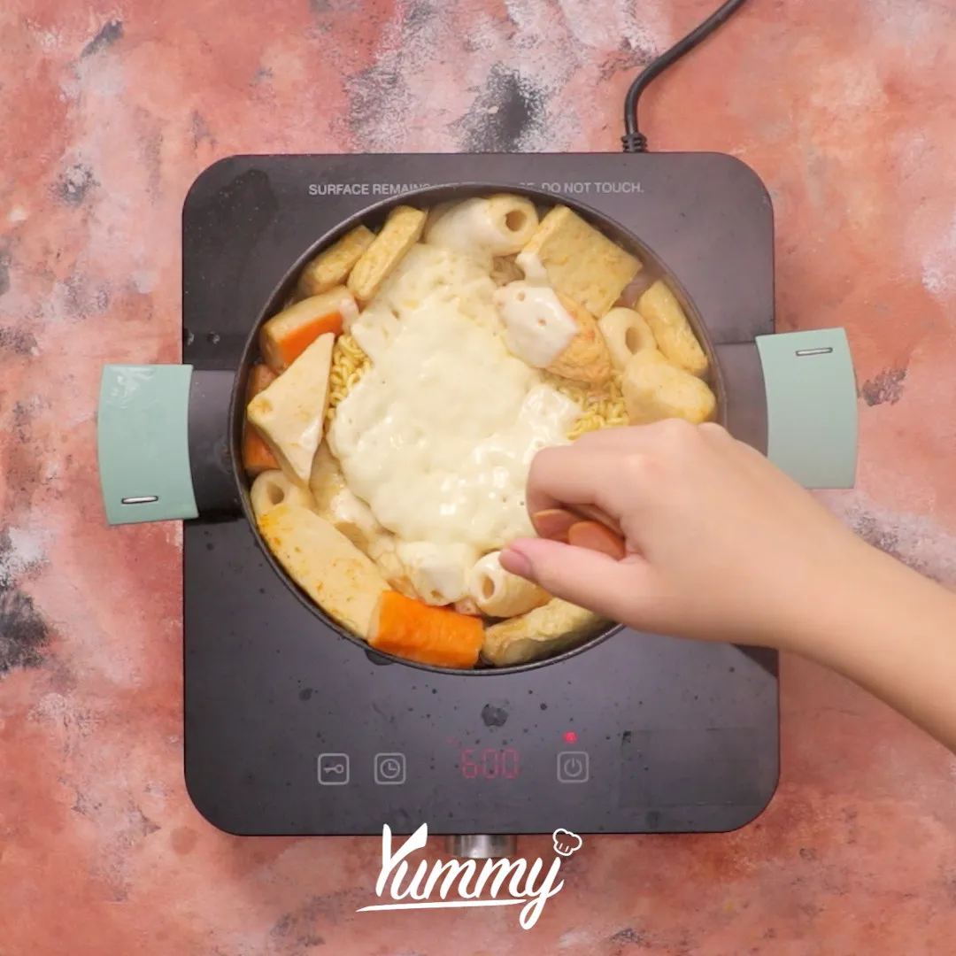 Step 5 Steamboat Cheese Ramyun