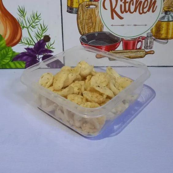 Goreng kerupuk.
