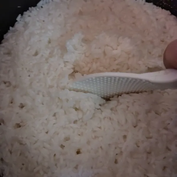 Masak nasi Jepang hingga matang