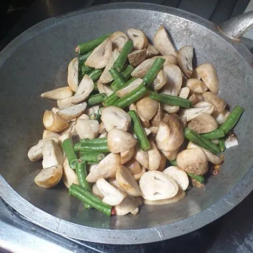 Step 4 Jamur Kuah Kacang Panjang