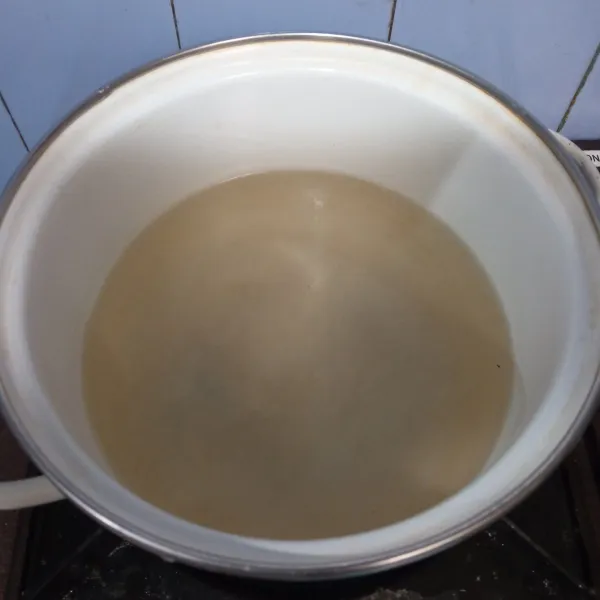 Didihkan air kaldu