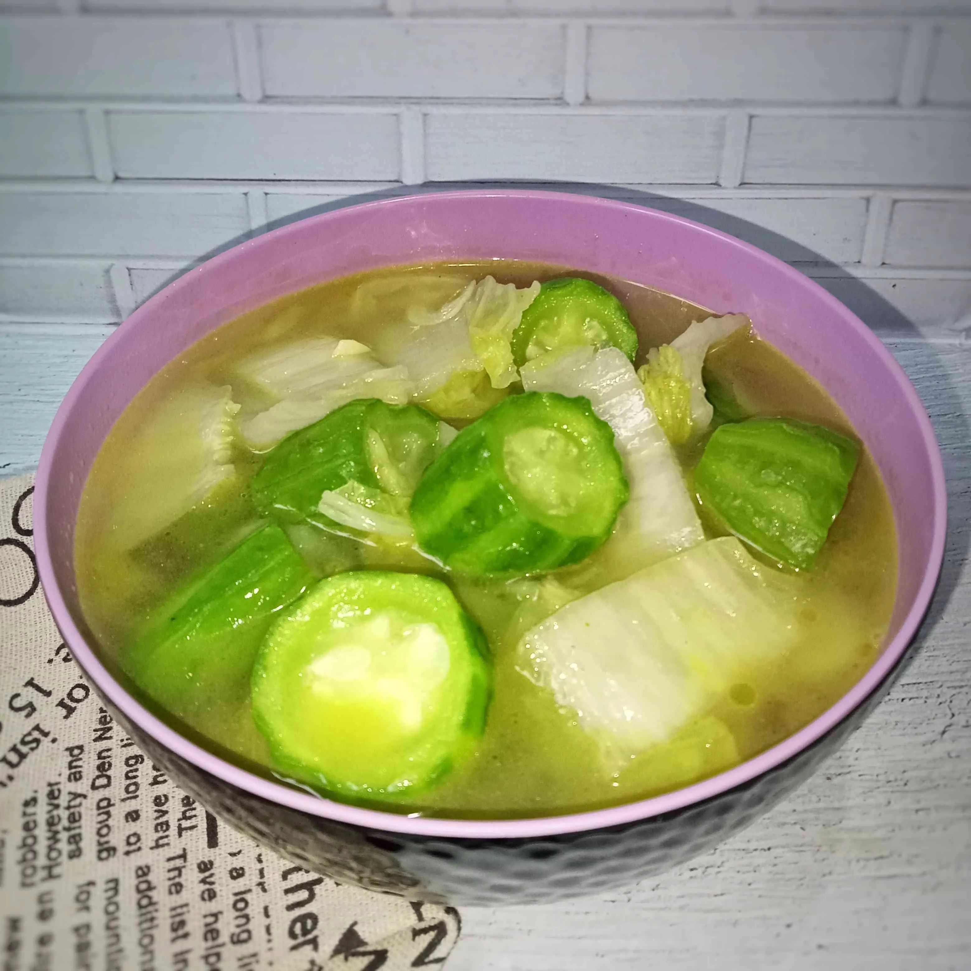 Tumis Berkuah Oyong dan Sawi Putih