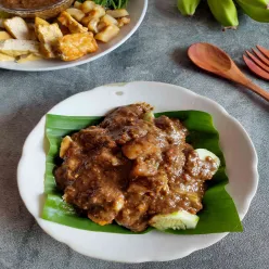 Rujak Cingur Khas Suroboyo