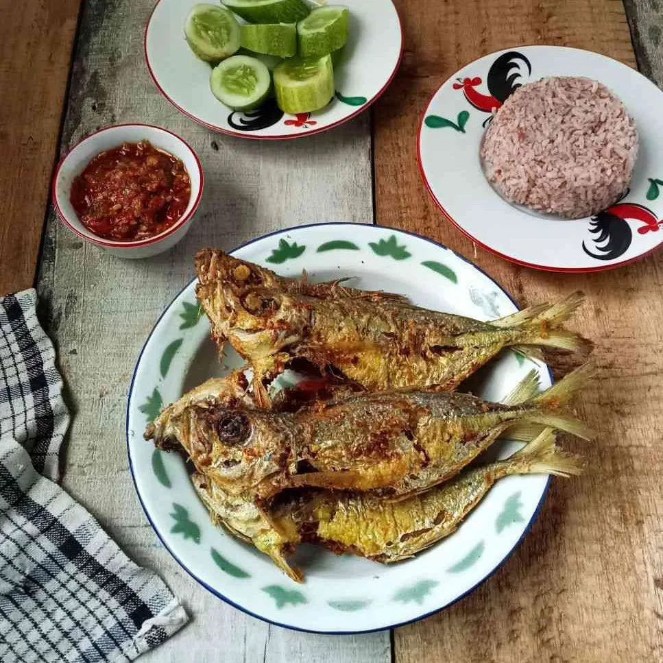 Ikan Kembung Goreng Bumbu Kuning