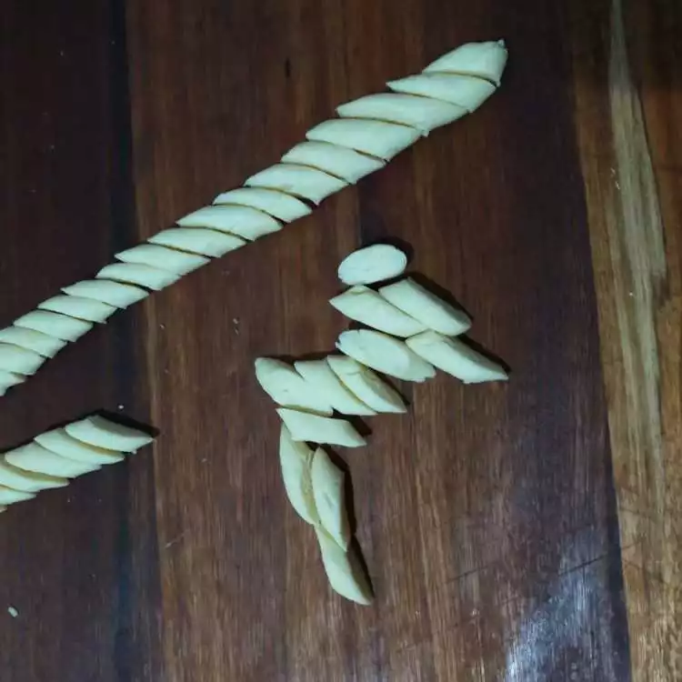 Step 5 Biji Ketapang Keju
