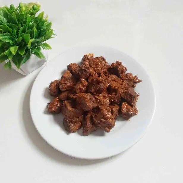 Ati sapi bumbu rendang