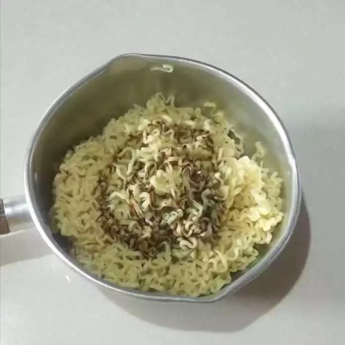Step 2 Mie Telur Masak Susu