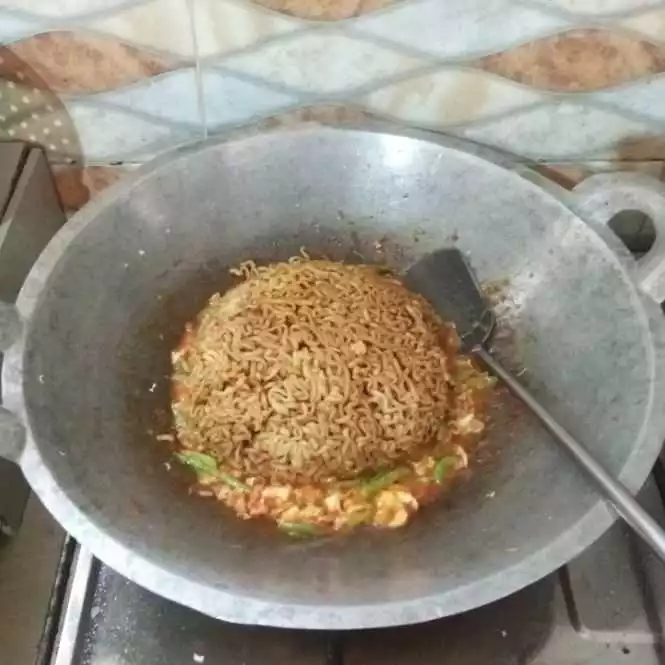 Step 8 Mie Telur Masak Susu