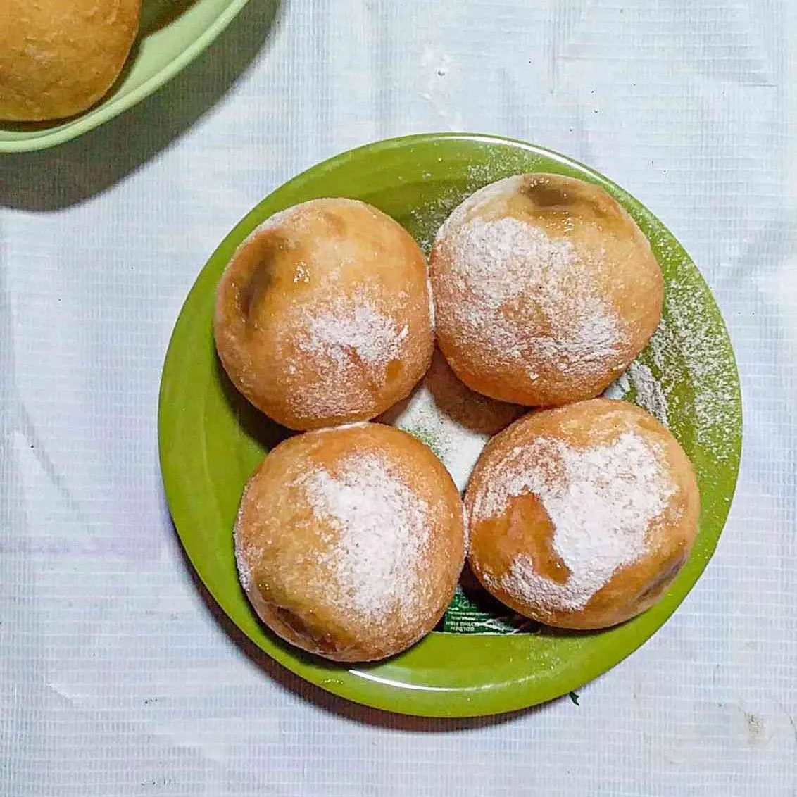 Bomboloni isi Vla Gula merah