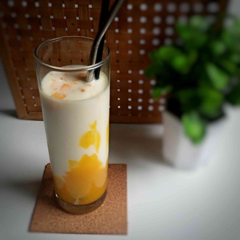 Mango Yakult: Kesegaran Buah dan Probiotik dalam Segelas
