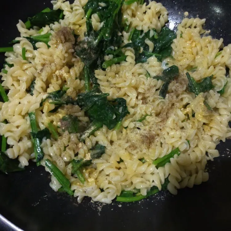 Step 7 Pasta Bayam