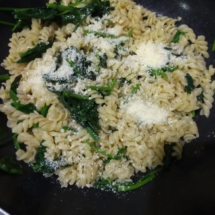 Step 8 Pasta Bayam
