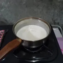 Masak semua bahan lapisan 1.