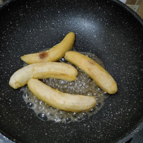 masukan pisang dan masak hingga mengental