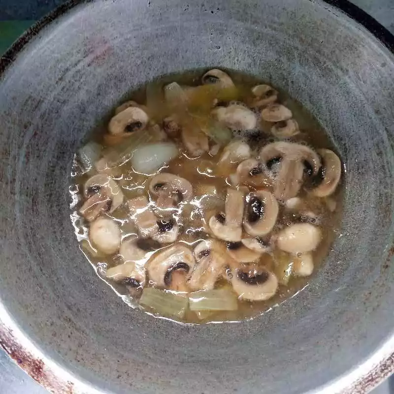 Step 4 Capcay Jamur Kancing