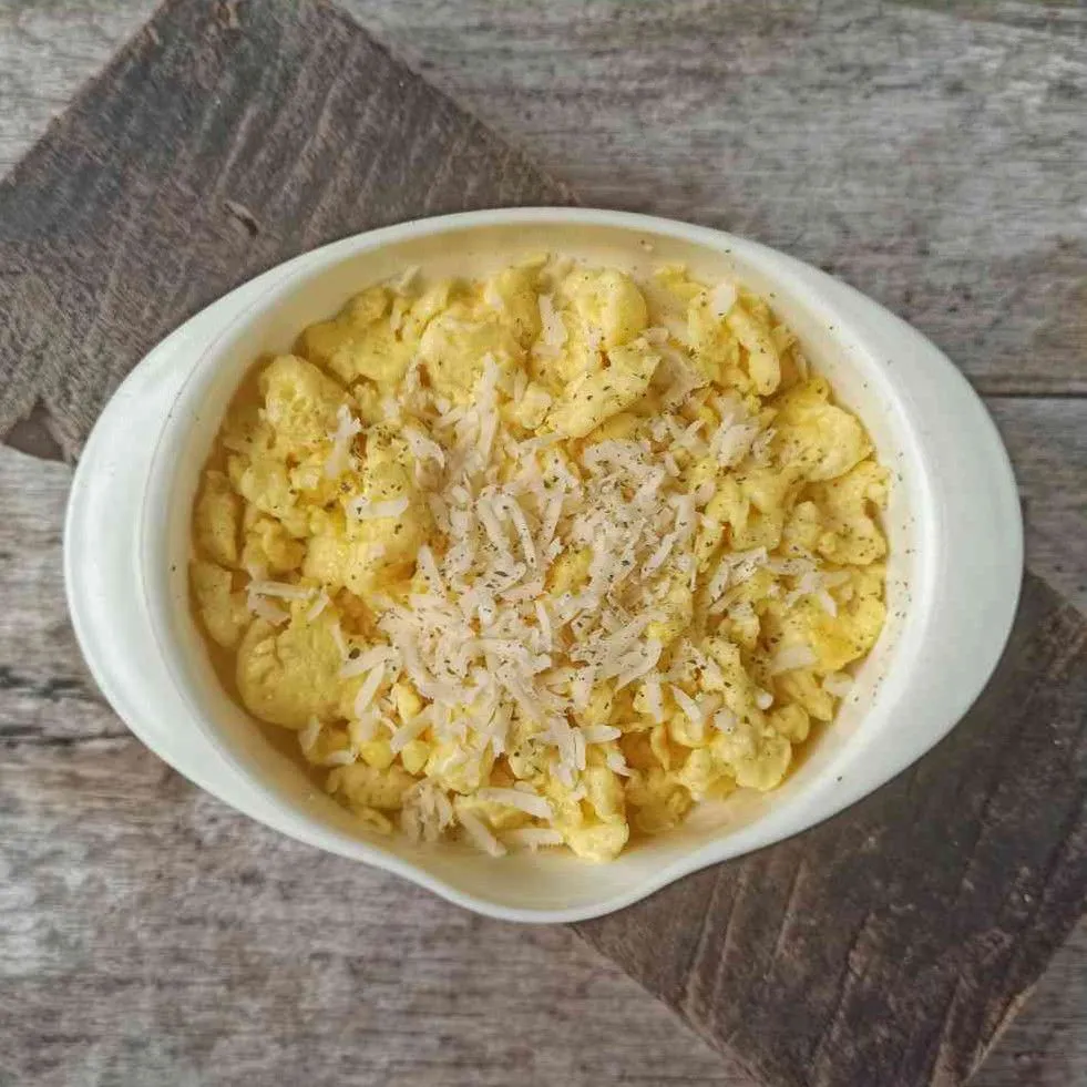 Cheesy Scramble Egg