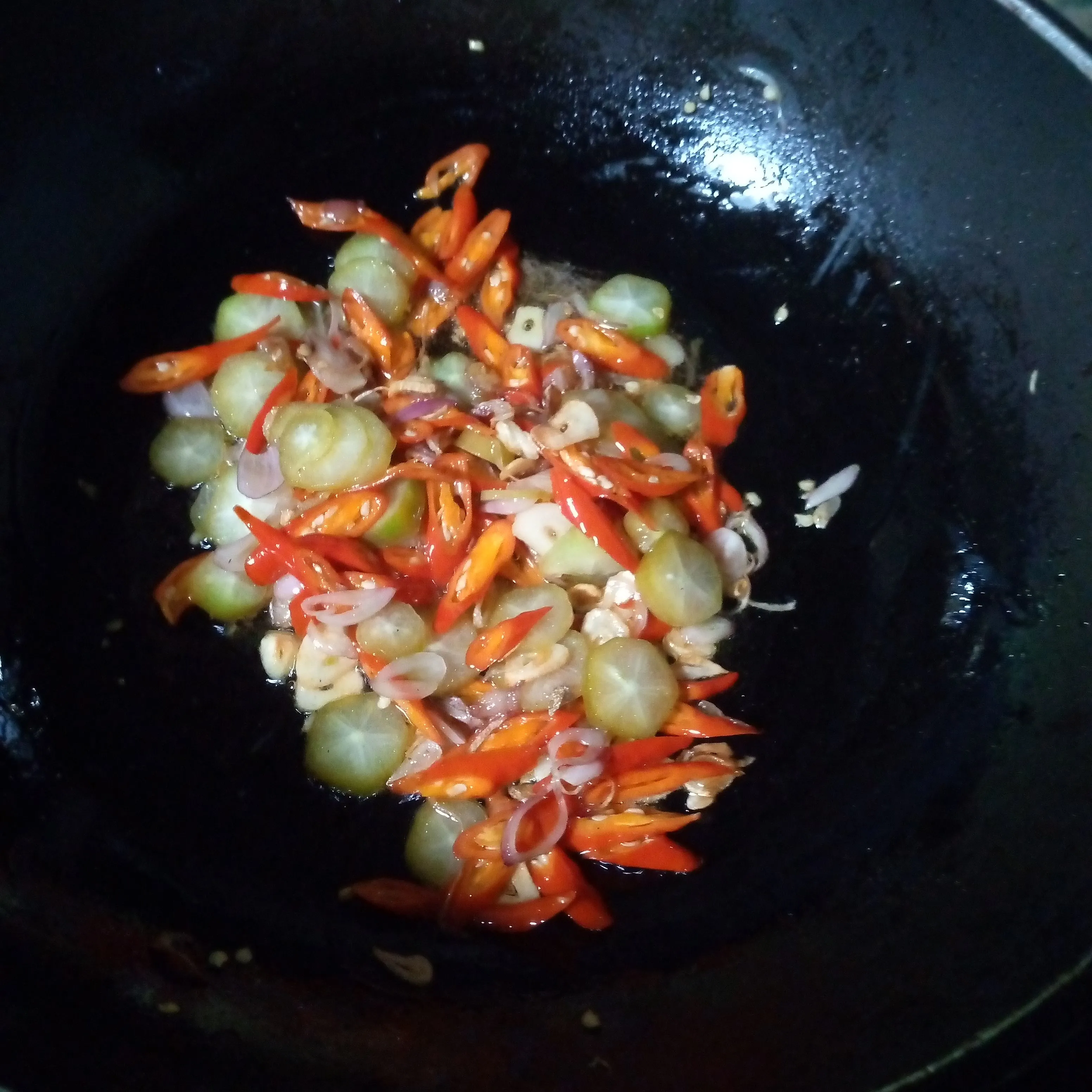 Step 4 Tumis Ikan Nila Belimbing Wuluh