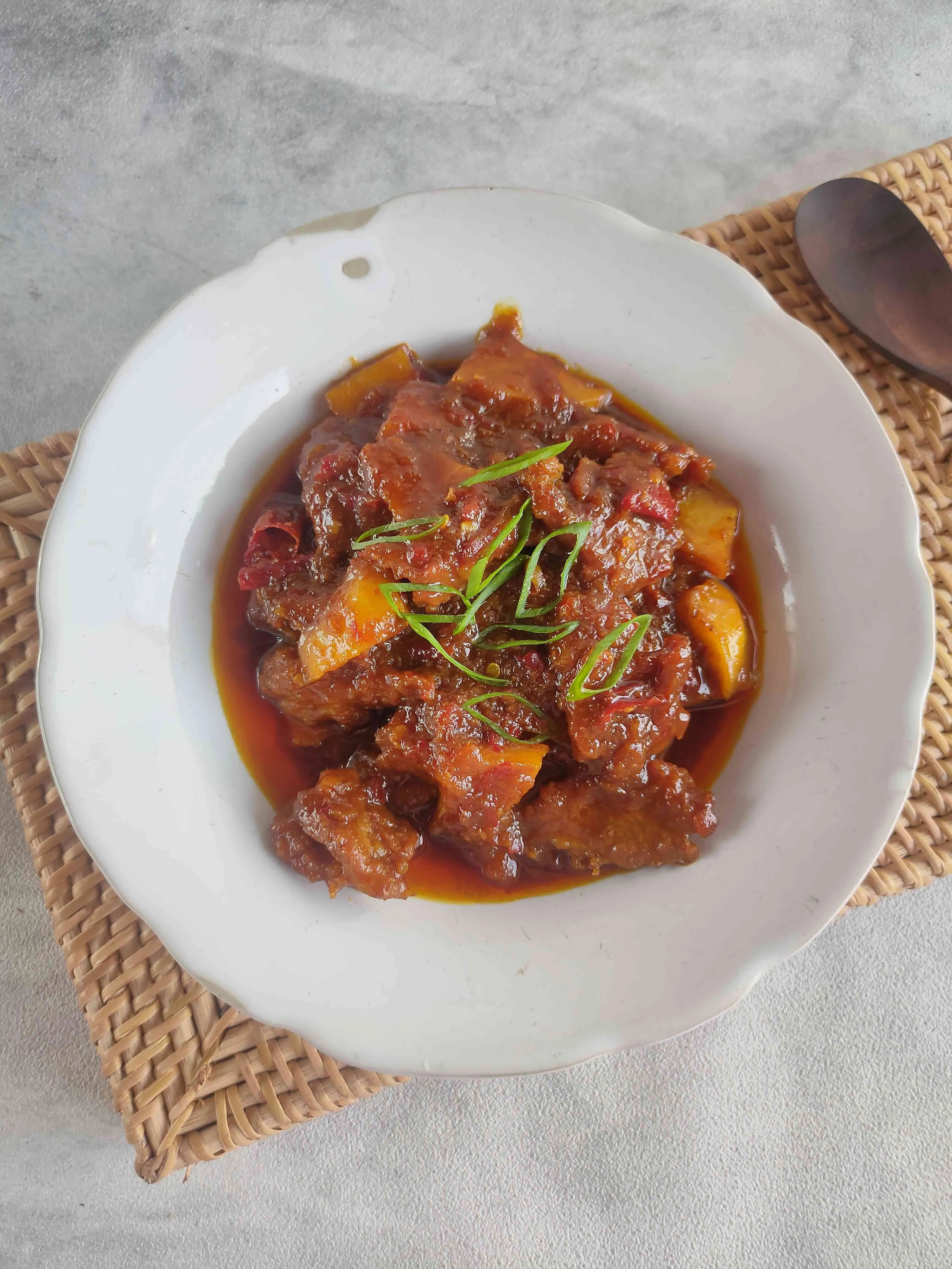 Krengsengan Daging dan Kentang