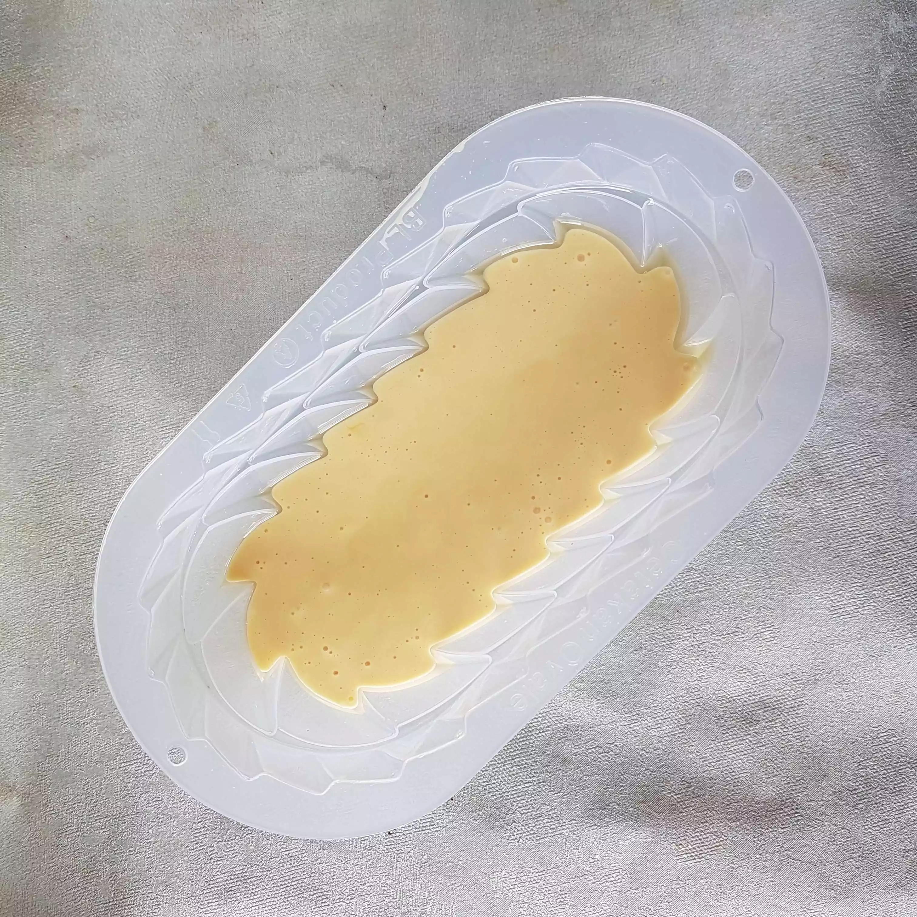 Step 1 Kue Pisang Buncit Keju