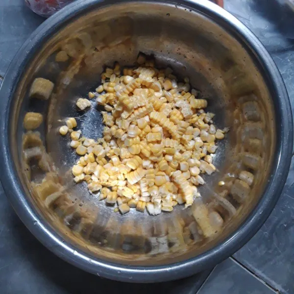 Siapkan semua bahan sayur.