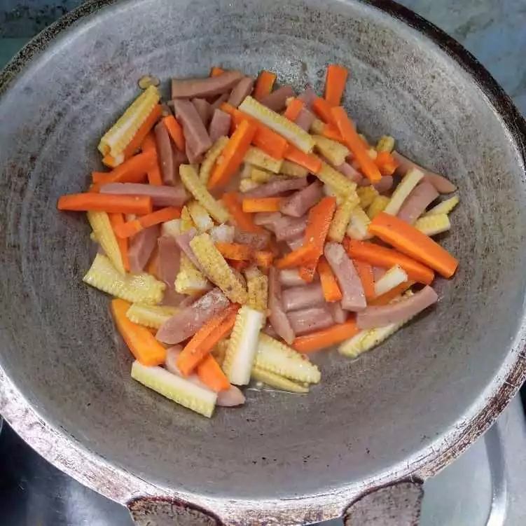Step 5 Tumis Wortel Sosis