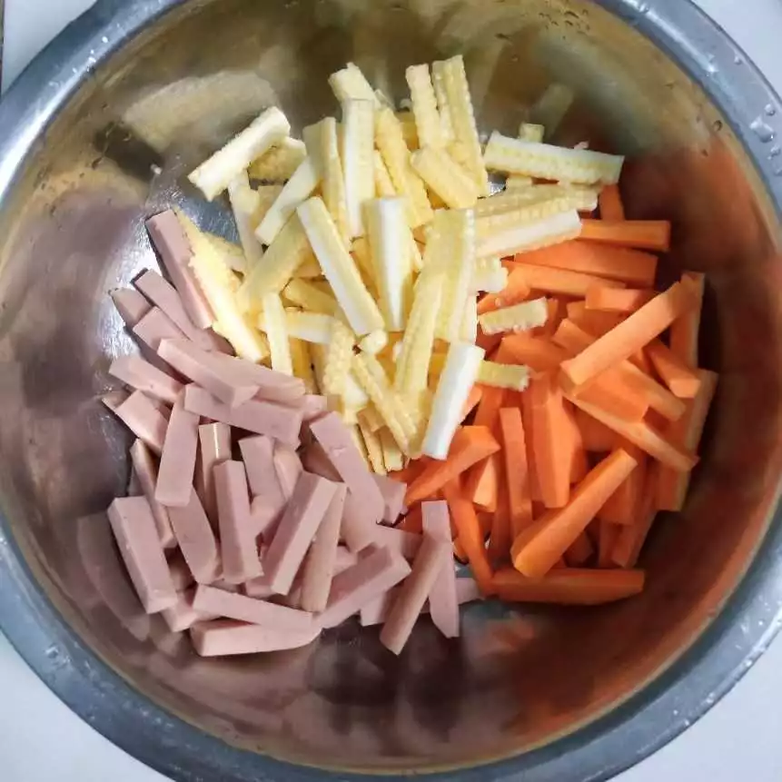 Step 1 Tumis Wortel Sosis