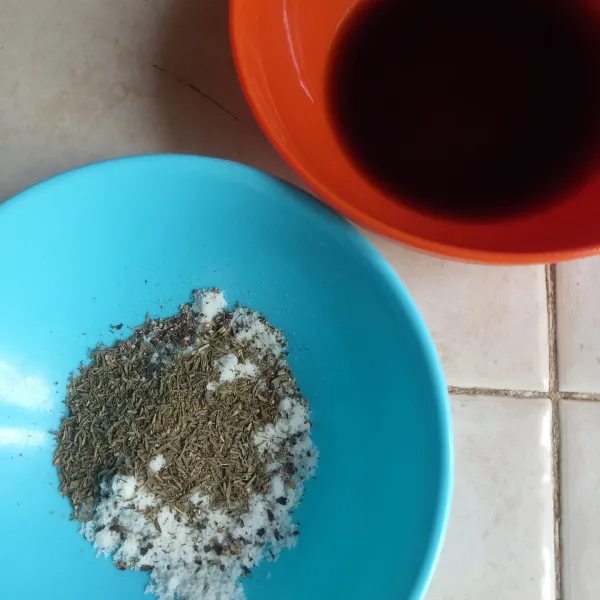 Siapkan bahan baluran tuna