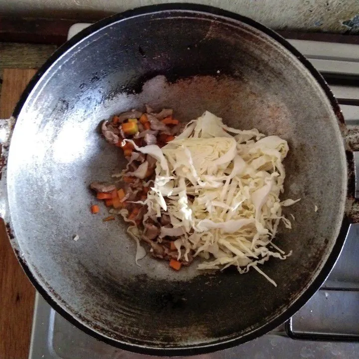 Step 8 Nasi Goreng Daging Wortel dan Kubis