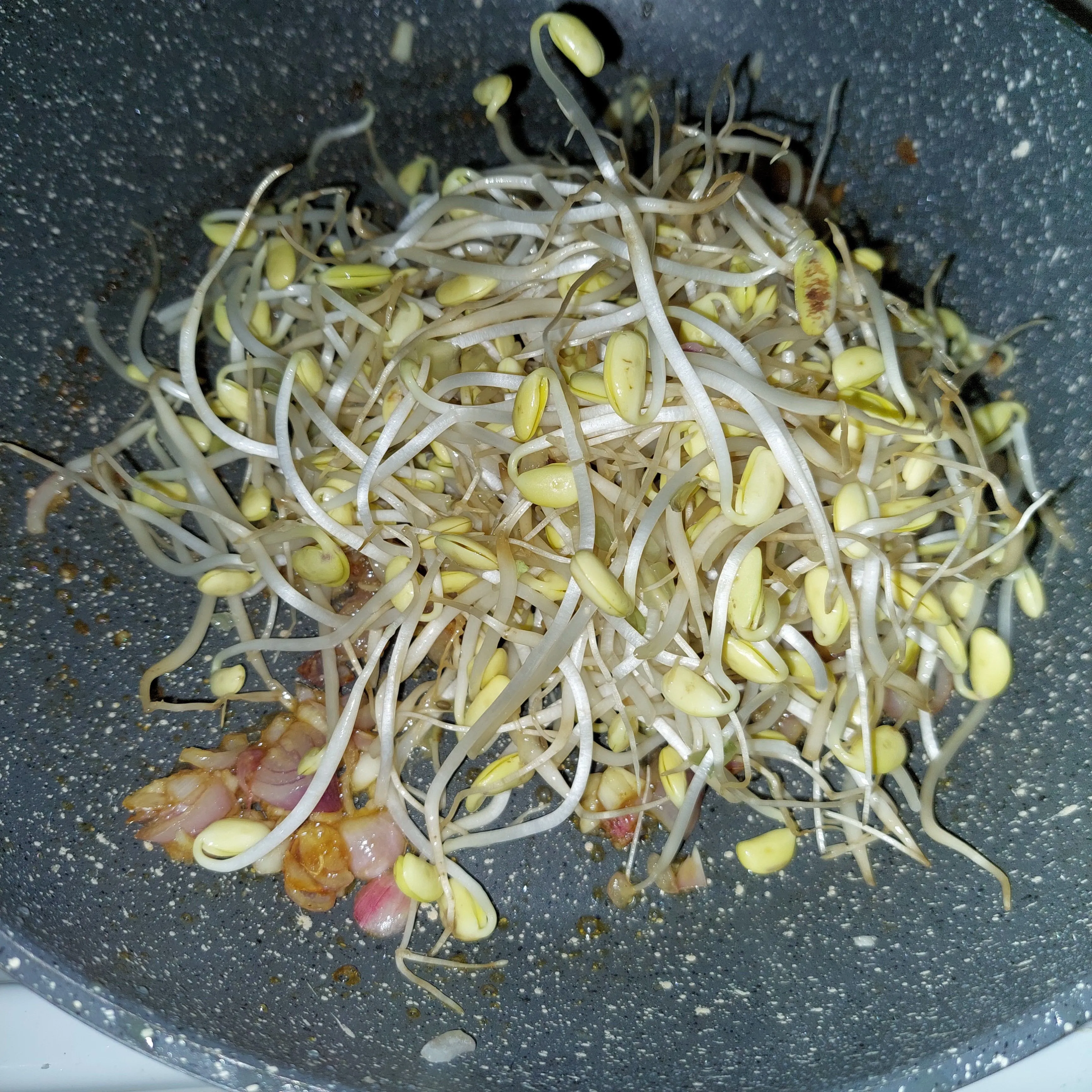 Step 3 Tumis Tauge Kedelai dan Sawi Putih
