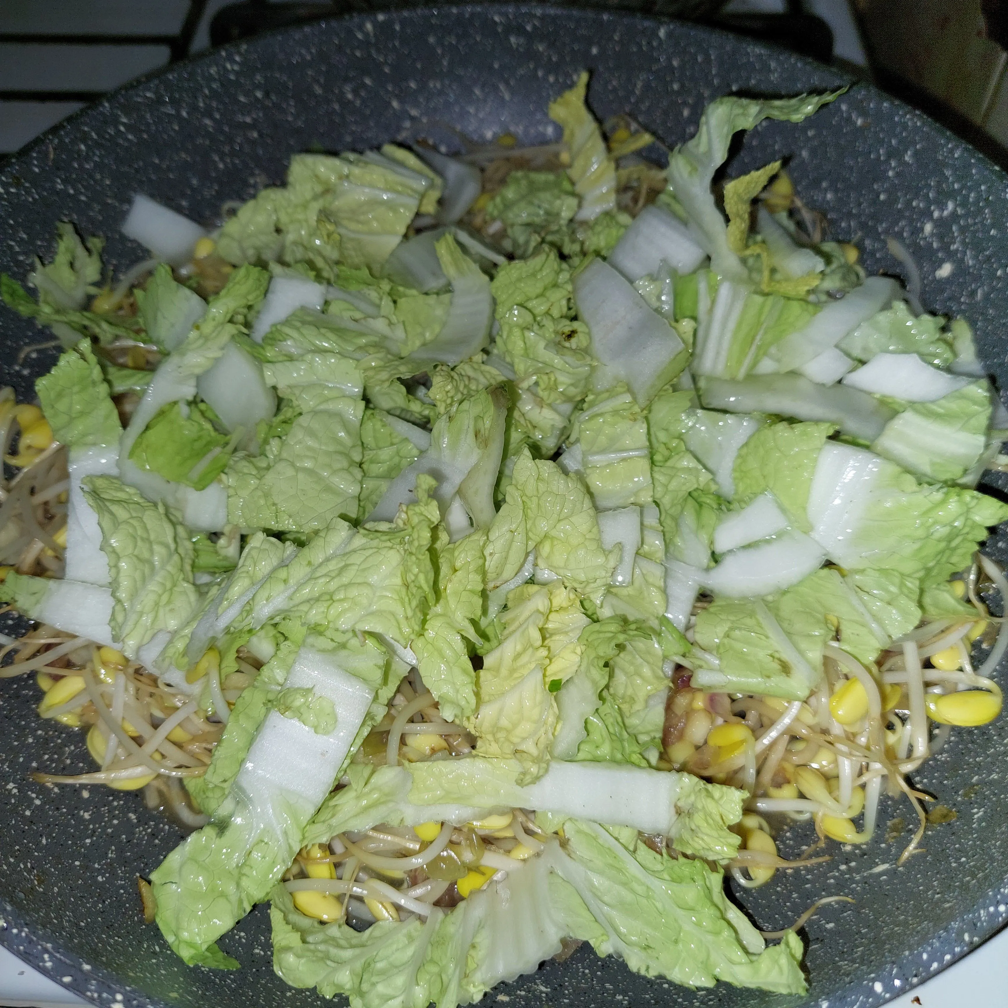 Step 4 Tumis Tauge Kedelai dan Sawi Putih