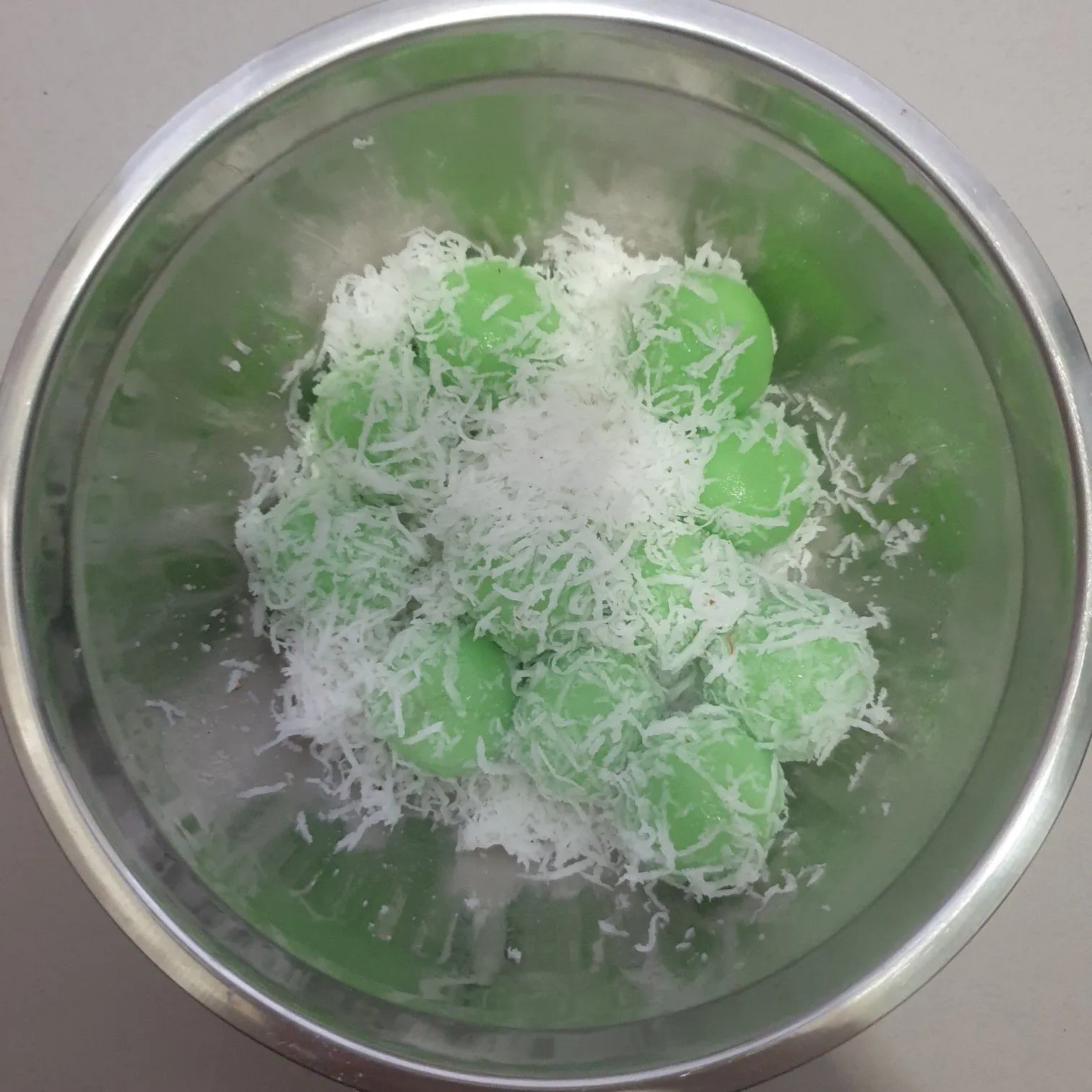 Step 7 Klepon Pandan isi keju