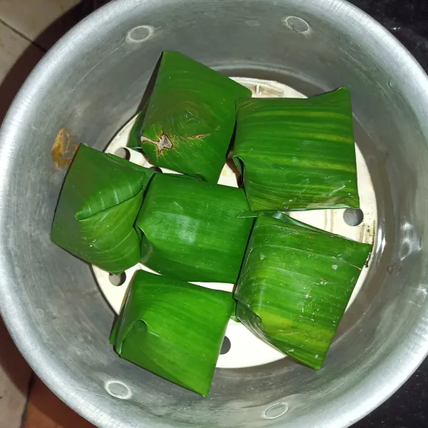 Kukus kurang lebih 45 menit.