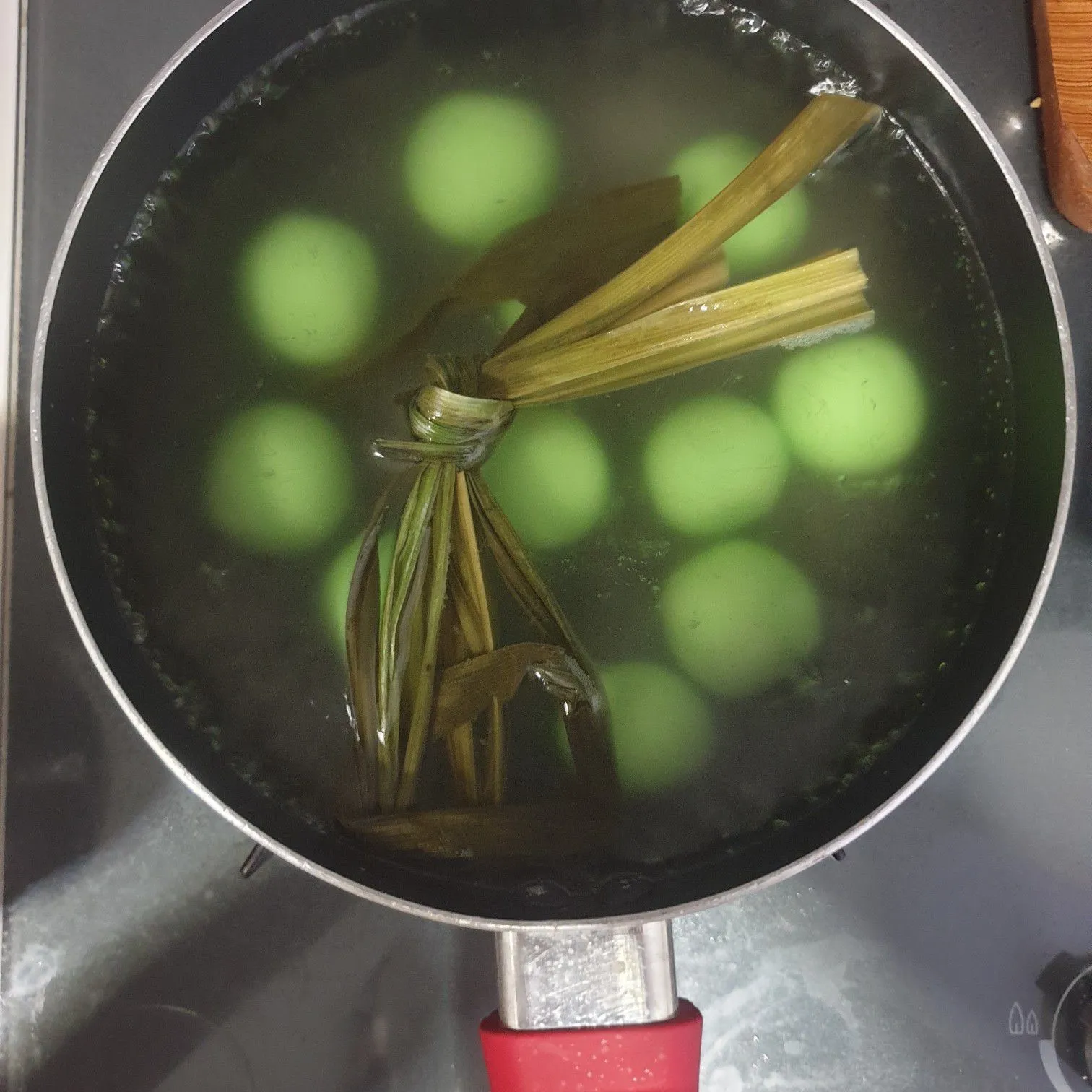 Step 6 Klepon Pandan isi keju