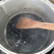 Rebus hingga mendidih sambil diaduk.