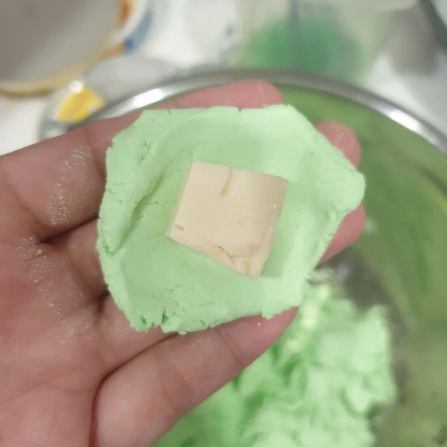 Step 4 Klepon Pandan isi keju