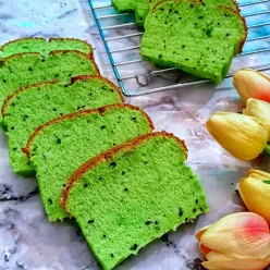 Pandan Ogura Cake with Poppyseeds