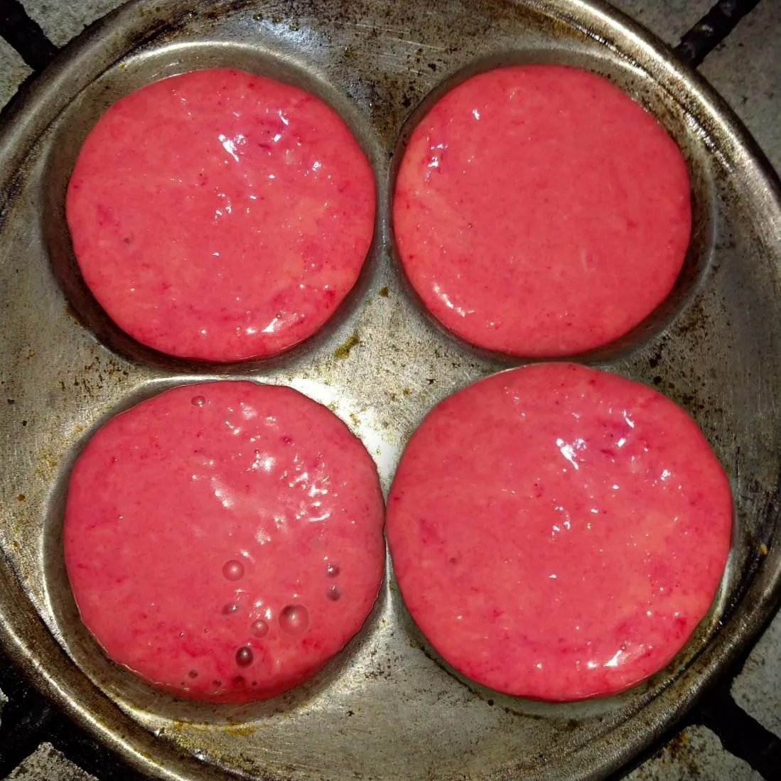 Step 5 Serabi Merah Topping Keju