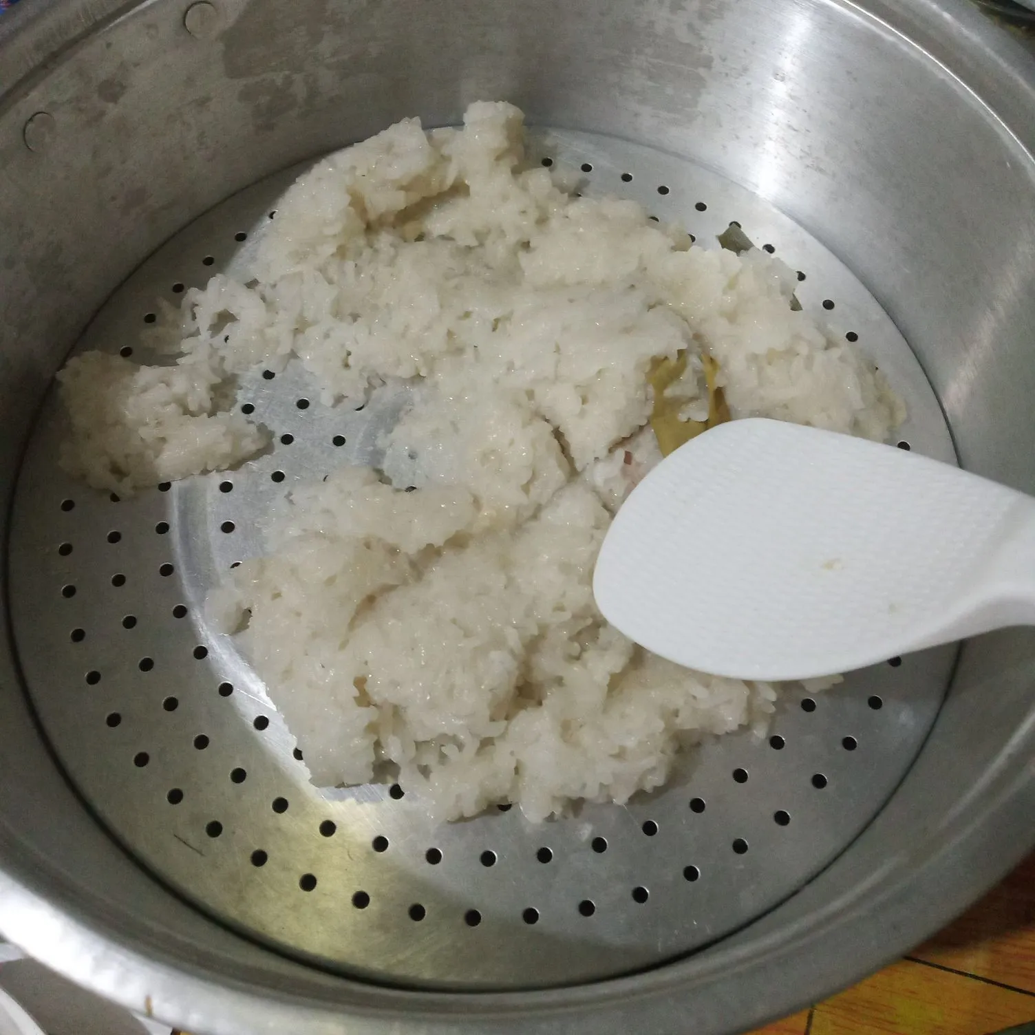 Step 5 Lemper Bakar Isi Ayam Suwir