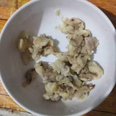 Step 1 Pangsit Goreng Pisang Keju