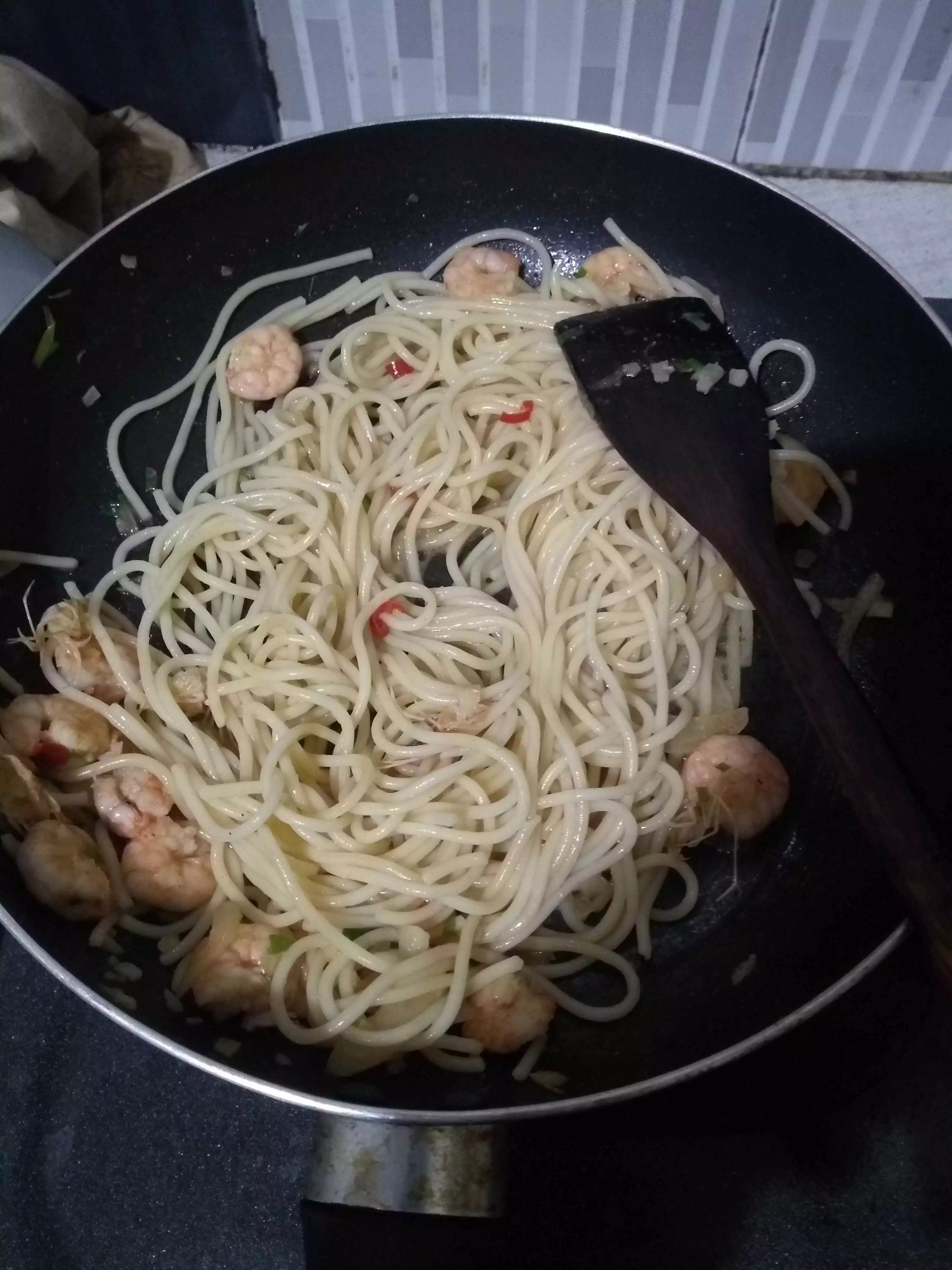 Step 4 Spaghetti Aglio Olio simple