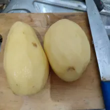 Kupas dan cuci bersih, sisihkan.