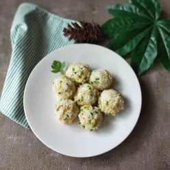 Chicken Rice Ball (Jumeokbap)