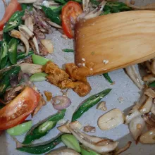 Masukkan garam, gula jawa dan lada bubuk. Aduk rata.