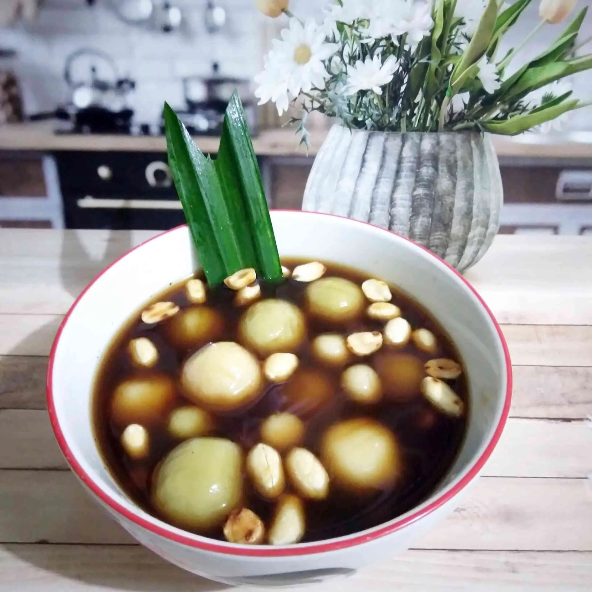 Wedang Ronde isi Kacang dan Keju